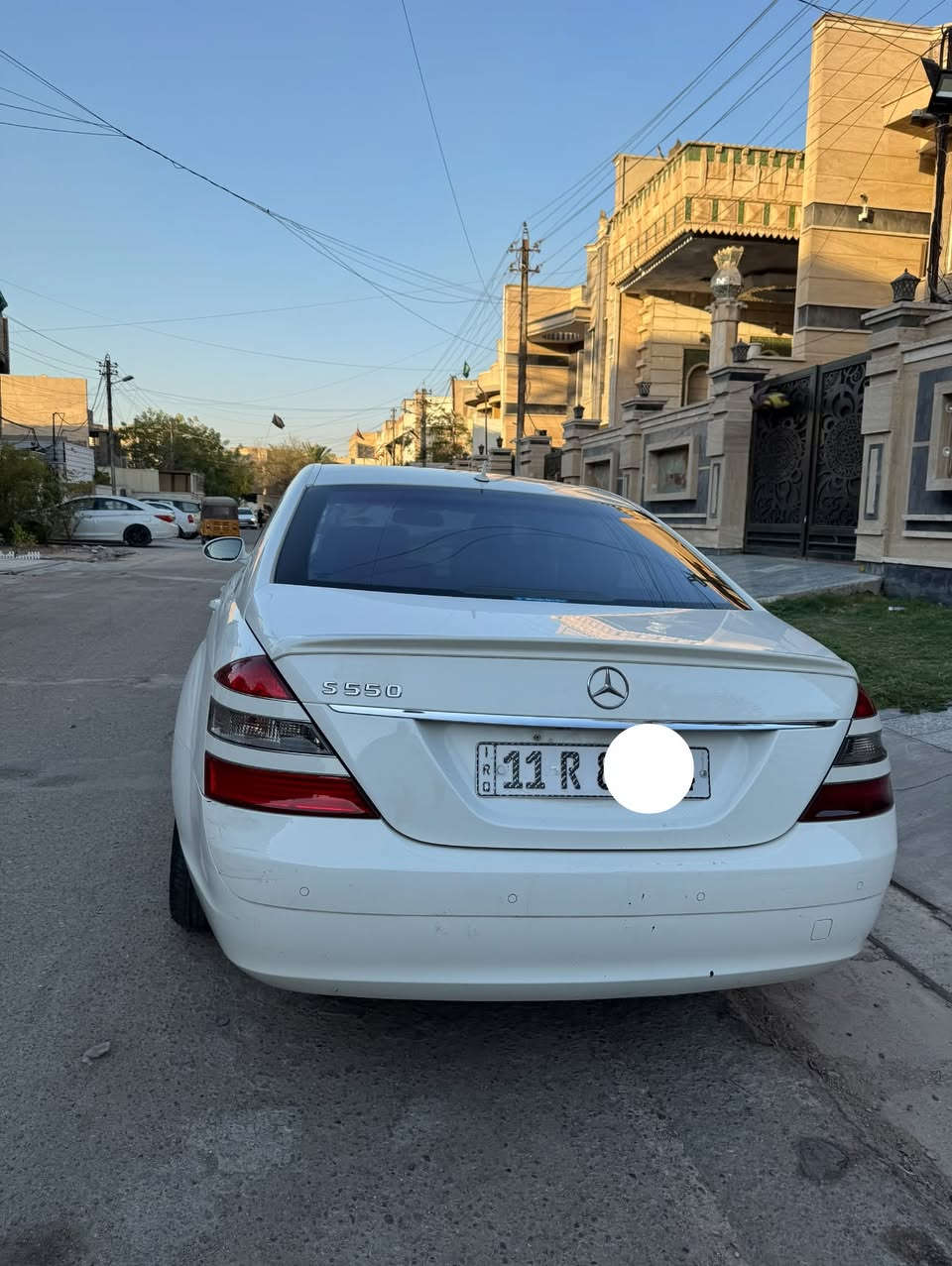 .
السلام عليكم 
مرسيدس 2006 
s550
ماشية121الف 
وارد يابان 
رقم بغداد بسمي 
بيها صبغ اثر شخوط 
محرك وكير كفاله صدر وتبريد كفاله كهربائيات كلها كفاله 
سياره مابيها مصرف فلس واحد 
فول مواصفات صندوق شفط 
تخم تاير جديد 
السونار موجود وياها 
عنواني بغداد حي البنوك 
السعر ١٦٥ وبيها مجال 
للاستفسار الاتصال على الرقم ***********

