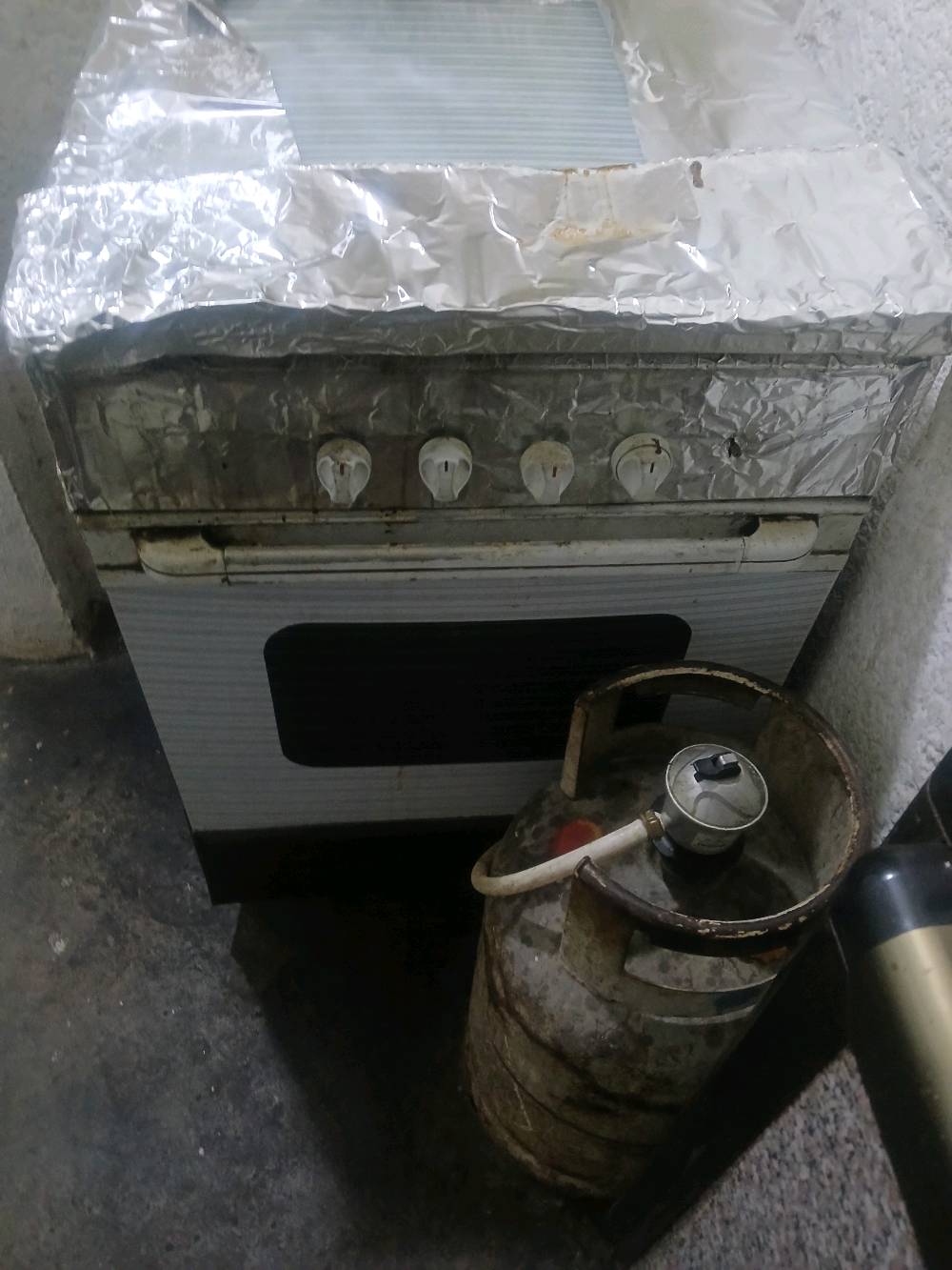 اغراض بيت مستعملة ابيعهن شلعة وحدة مو كلواحد وحد