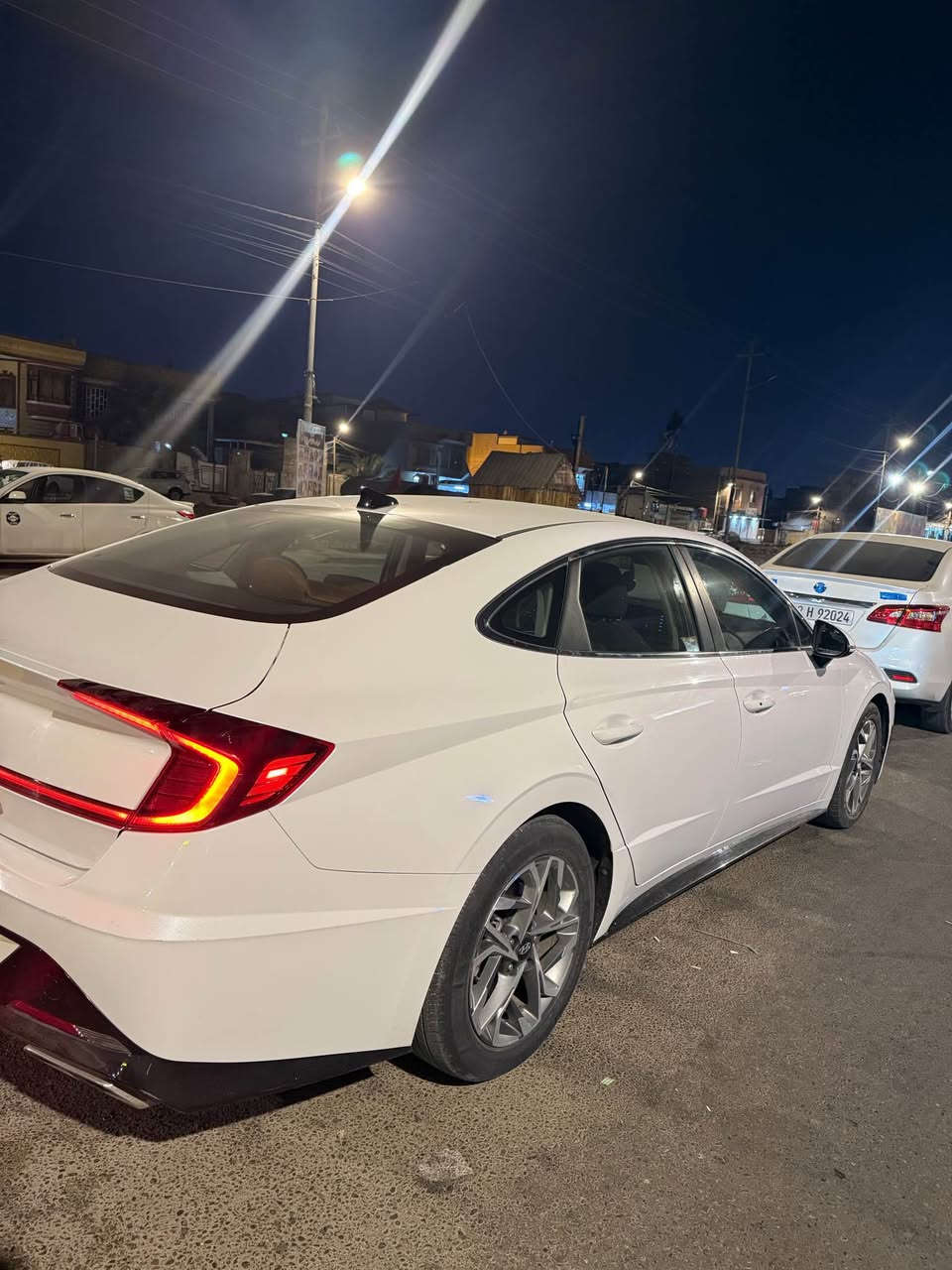 🚘 هيونداي سوناتا  موديل 2023 – 

📍 الموقع: بصرة  – حي المهندسين 

📏 الممشى: 65 km 

🔢 رقم بصرة  باسمي – تحويل مباشر 

• حادثها بأمريكا: مدكر وبنيد مبدلات وبالعراق نفس المدكر
 (صور الحادث ضمن المنشور + رقم الشاصي موجود)✅

• السيارة خير من الله ونظيفة جداً ✨

🔹 المواصفات:
• محرك 2500 تنفس طبيعي المرغوب  🌤️
• بصمة تشغيل + بوب بصمة + تشغيل عن بُعد
• كشن السايق كهربائي
• تبريد قطعتين
• تحكم شاشة بيانو منفصل
• تدفئة  بالكراسي
• أوتو هولد + أوتو أوف
• مانع انحدار + مانع انزلاق
• LED أمامي نهاري + خلفي
• لايت زينون عالي وناصي
• رادار أمامي عطلان 
  وخلفي وجانبي 360 درجة
• شاشة عداد ديجتل
• مانع تصادم أمامي وخلفي
• قيادة آلية + تحديد مسار
• صندوق ذكي يفتح عند الاقتراب
• سايد بريك بصمة
• 4 أنظمة قيادة
.كير بيانو
 
💰  السعر155 وبي مجال 

📞 رقم صاحب السيارة: ***********

🤝

#TopCarIQ #هيونداي_النترا #سوناتا #سوناتا2023 #سيارات_للبيع
