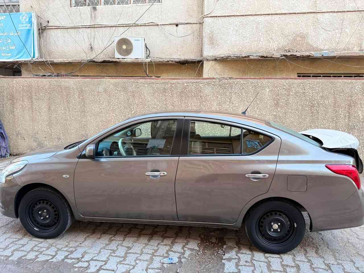 سلام عليكم نيسان سني موديل 23 سيارة بلعافية ؏ــــلىٰ الي ياخذها مرتبة وبلادي ؏ــــلىٰ وضع شركة مامتعوبة صدر جديد حدادة جديد سيارة ماشية 76 الف بيها جاملغات ثنين كدام اثر شخوط مشتغليها بارد وباب صدر جوة هم بي شخص ومشتغلي بارد عدي صور لشخوط شخوط ذا كلك ابو سونار غير لشخوط سيارة تاخذها بلاش سيارة رقم سليمانية تحويل ثاني يوم هزة جديدة سنوية جديدة 2026.7.22 هزة وسنوية مكاني بغداد الحرية رايدها 111 وبيها مجال بلخدمة *********** خابرني واتساب
