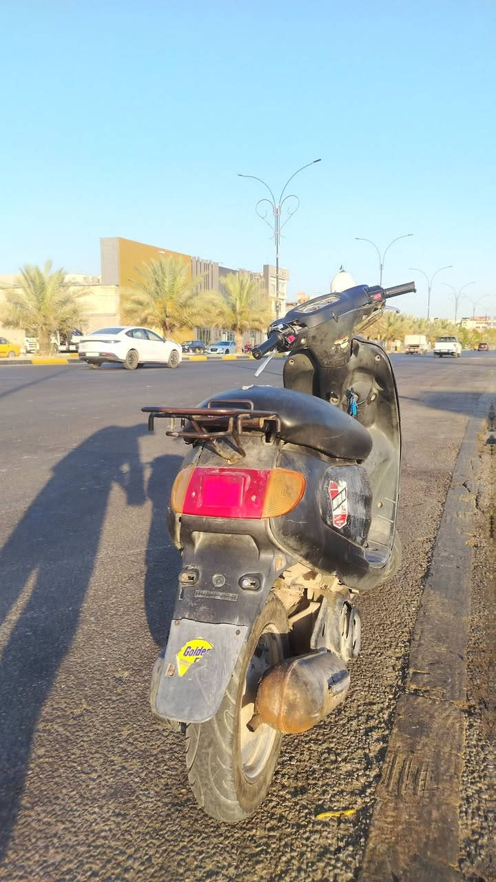 السلام عليكم دراجه منغولي للبيع مكينه شديتها قبل ايام سلف وهندر كهربائيات كلها شغاله اي نقص ما بيها بس الكفره اللي كدام السعر 175 وبيها مجال الاستفسار***********
