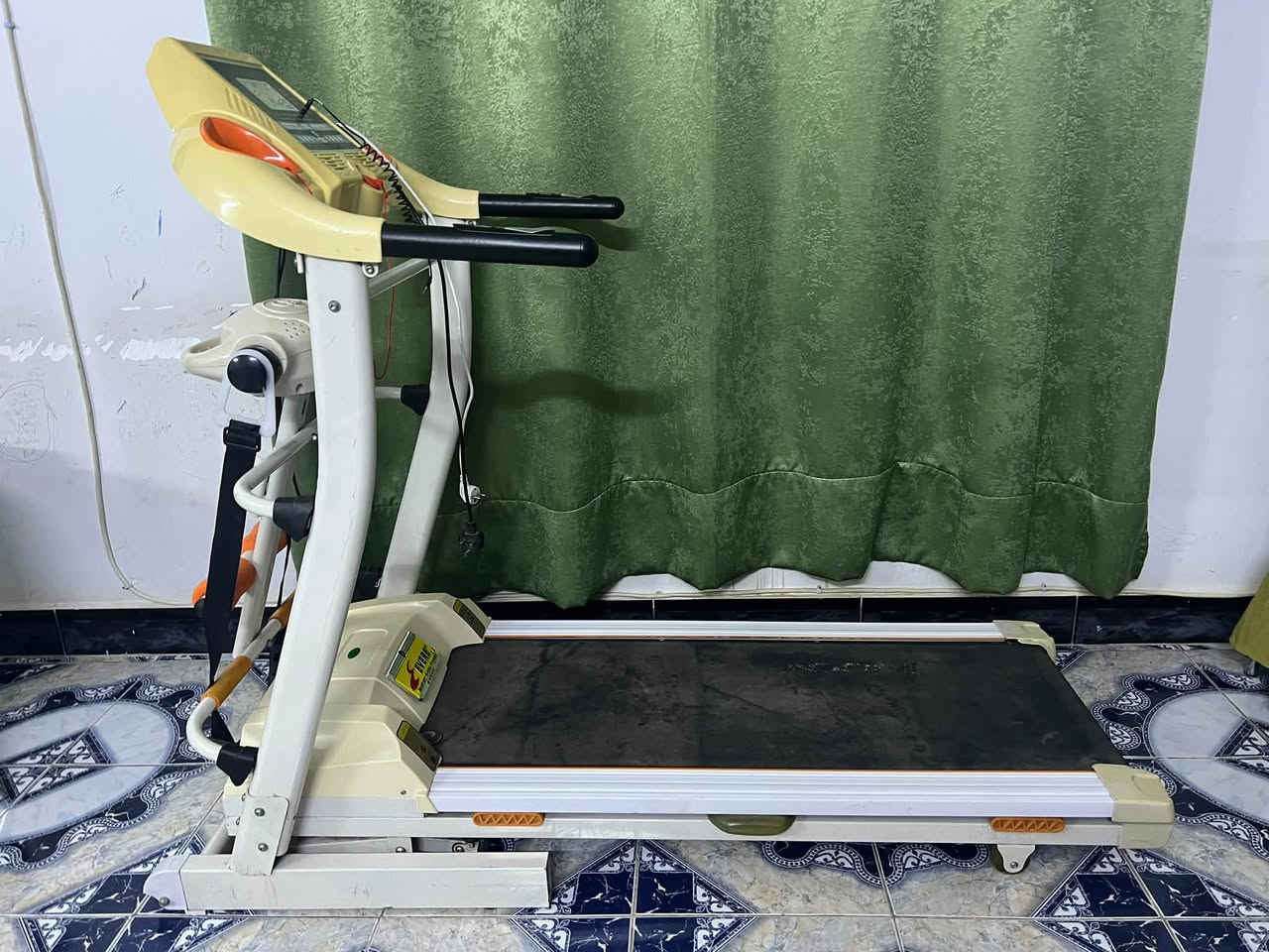 جهاز ركض للبيع
مواصفات :

جبلي

ياباني اصلي 

كسار شحوم 

يحمل وزن 110

سماعة اواكس 

شاشه تعرض حرق السعرات وعدد دقات القلب

سعر 200 قفل 

 

للتواصل ***********
