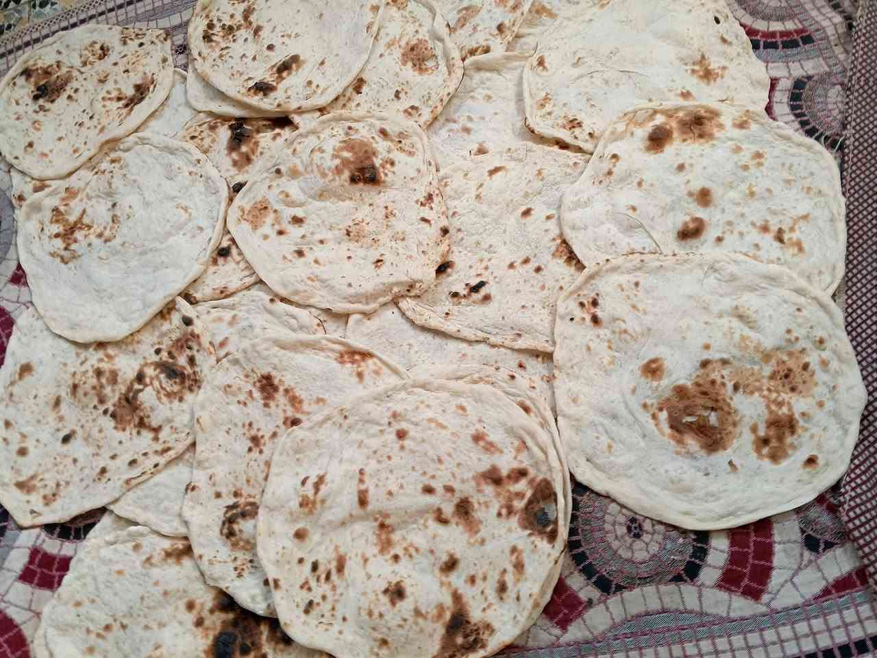 خبز حار • توصيل متوفر