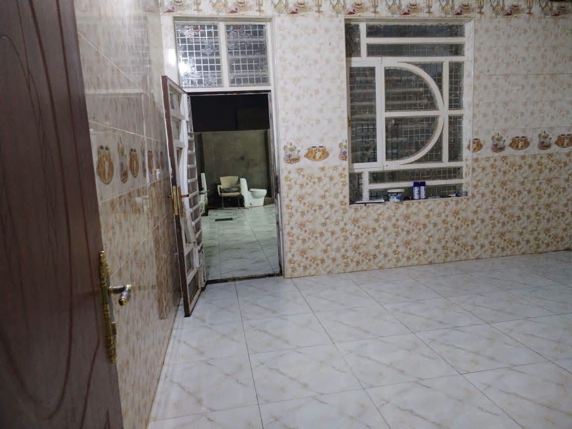 220 متر طابو زراعي سند 25اقرار محكمة جاهز البيت من كلشي
العنوآن النجف كوفه علوه الفحل قرب شارع الزوار 

 يحتوي غرفتين استقبال صالة مطبخ  منور عدد2 وصطح كامل وحديقه داخل البيت 

صحيات داخلية وخارجيه 

البيت على شارع تبليط 10 متر 

اناره ليليه  كافه الخدمات 

البناء طابوق 🧱 
 الارضيه مع السقف كونكريت 

للأستفسار خاص ***********وتساب كافت المساحت موجوده لدينه
