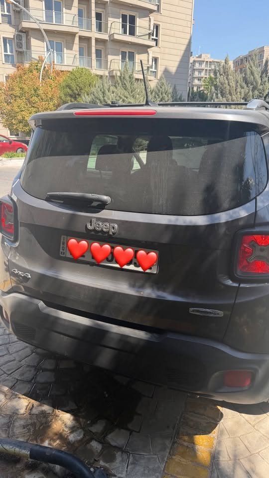 مرحبا سيارتي للبيع jeep رينجيد 2017 لونها رصاصي غامق او يسموه الفيلي 
رقم اربيل الحديث
سيارة نظيفة وعلى ايدي صارلها عندي ٦ سنوات الحمدالله والشكر والله ولا يوم وكفتني او رحت صناعة بيها 
 
السيارة 4x4 فئة لاتيتيود
محركها ٢٥٠٠  
شاشة وكاميرا 
ماشية 55 الف 
ايرباكات سليمة كلها 
خليتلكم الصور ورقم الشاصي اخر شي 
السعر 110 ورقة  
مكان السيارة اربيل 
واي تفاصيل ثانية عالواتساب 

***********
