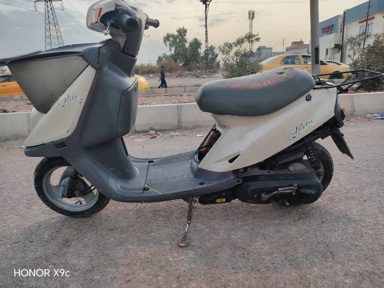 سلام عليكم  موطور للبيع عامل علشي شقال بي محرك كفاله السعر 200 وبي مجال خابرني ودلل***********
