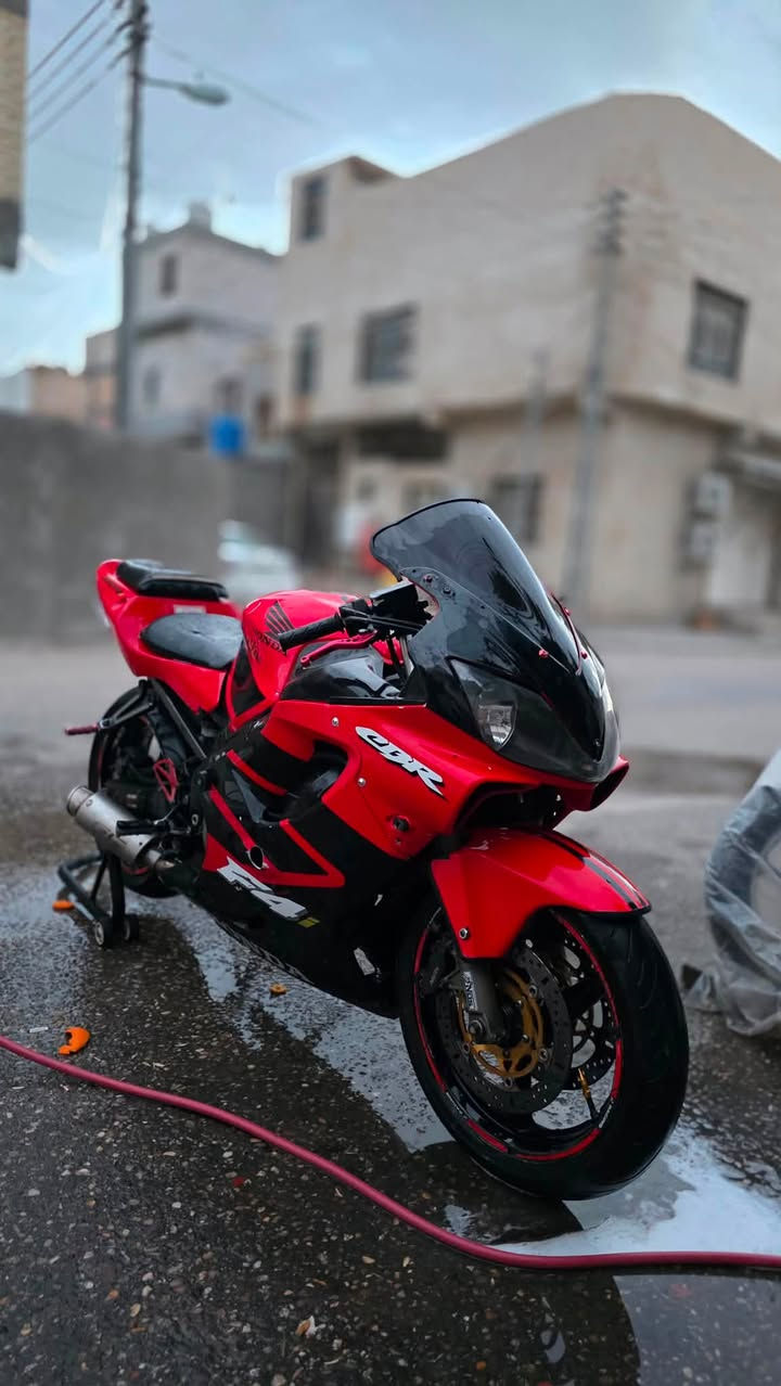سلام عليكم افوراي٦٠٠اكفل كير ومكينه +بيه ملاحضات قليله
سعر ٢٠وبيه مجال
مكانه البصرة
للتواصل***********
