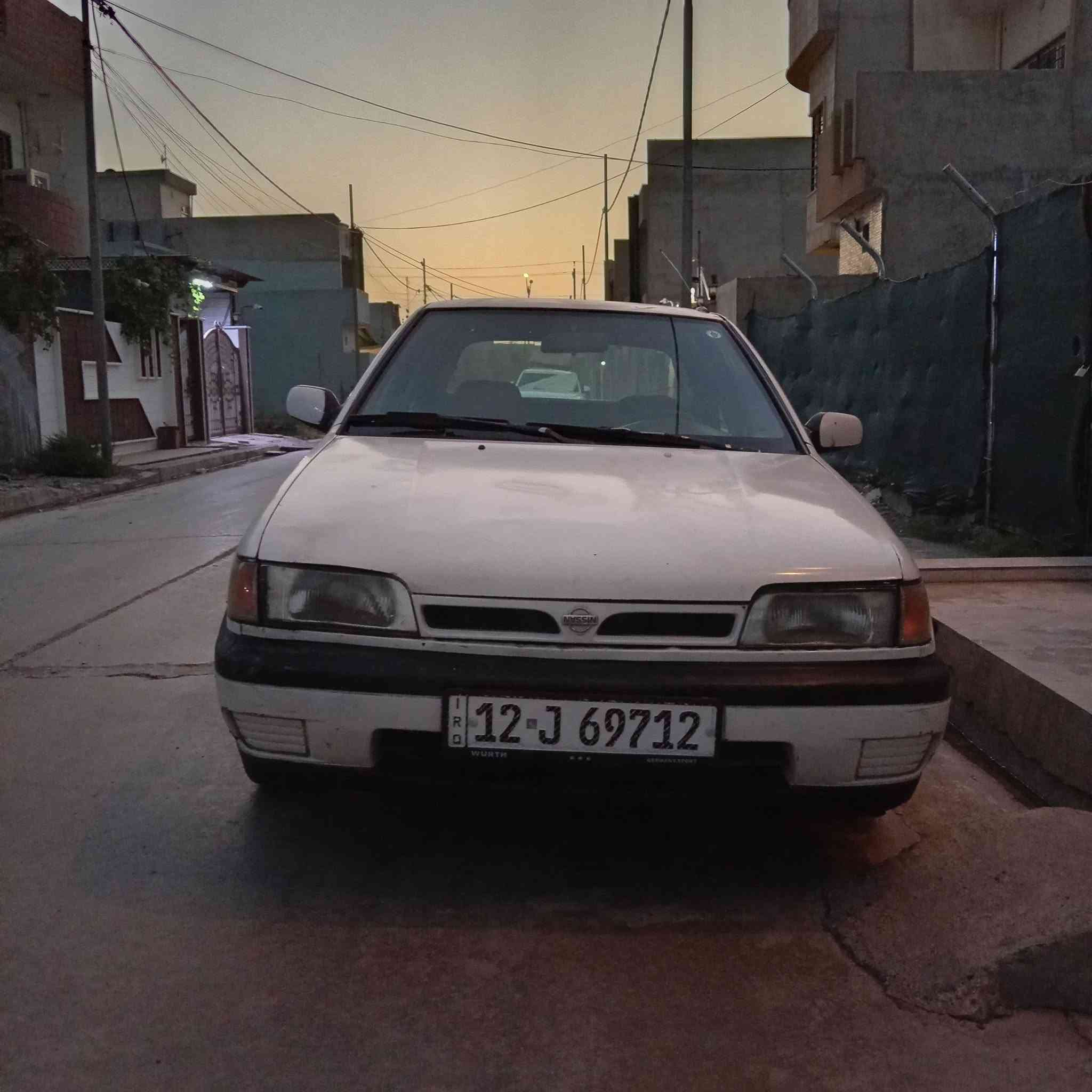 نيسان صني للبيع موديل ٩١ كير عادي شرط المحرك والكير 🕸السعر ٣٠ 
0773702754___***********
