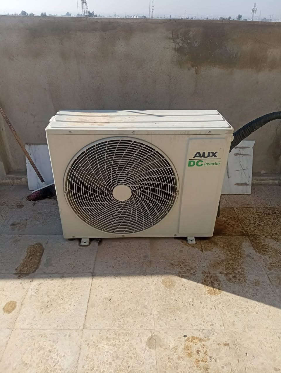 سبالت للبيع كاسيت عدد ٨ انفيرتر استخدام موسم واحد فقط كامل ملحقات السعر ٥ مليون و٥٠٠ مكان حله دبله 
***********
