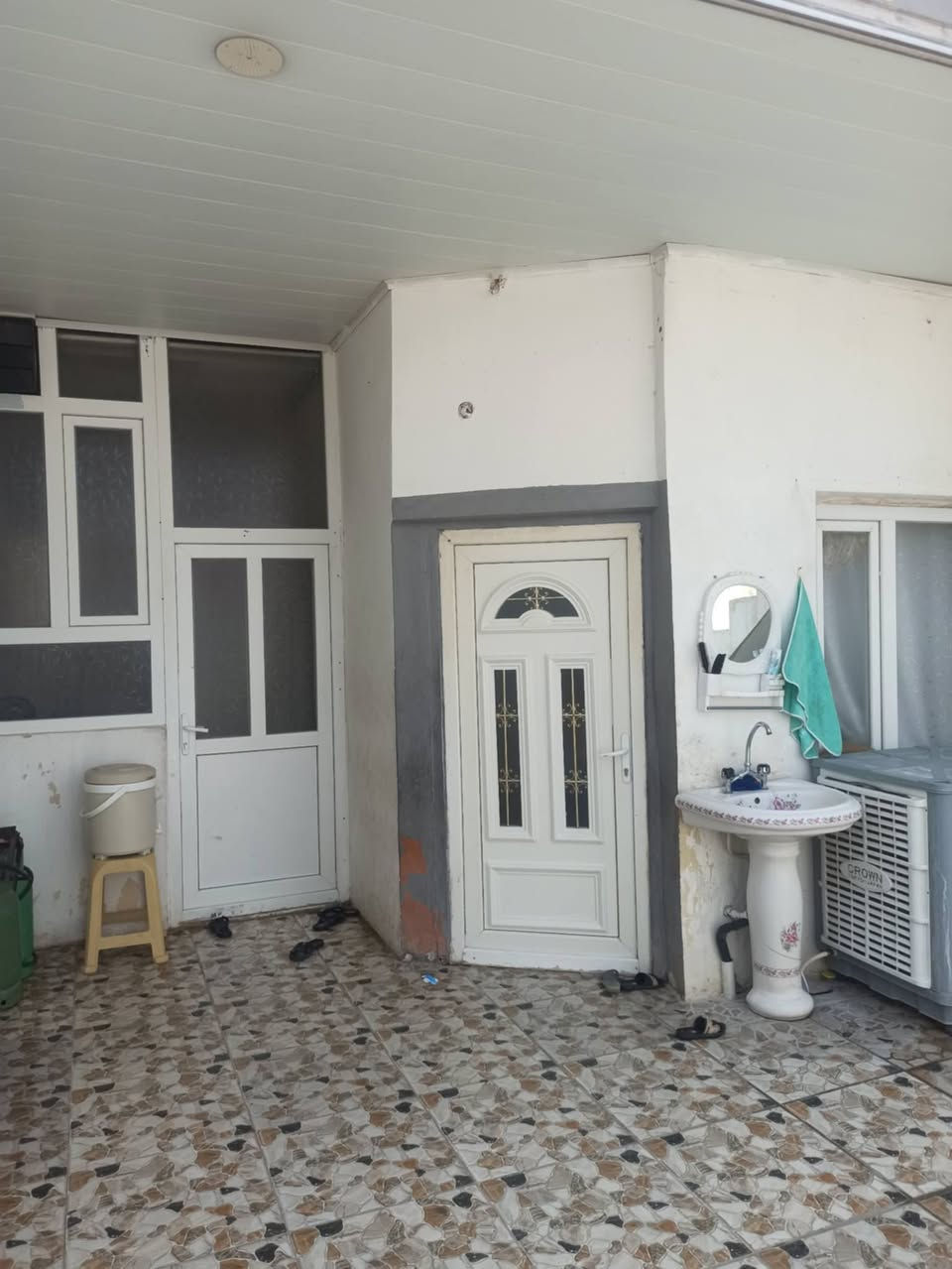 بەناوی خوای مەزن🕋
ئەم خانوەبۆفرۆشتن🏡.گازینۆی.گۆران.بەڵێ
نزیک
مزگەوت🕌
قوتابخانە📚
جادە🚕🚗🛵🛺
تاپۆیە📑📖
بەردەم چۆڵوقیرکراوە.دراوسێی تابڵێی.بەڕێز
ڕووی سلێمانیە
پێوانەکەی 91مترە.تاپۆیە...
دوو ژووری نوستن
هۆڵ👲👳‍♂️🧜🧍‍♀️
متبەخ☕🫖🌶️🍅🫒
ژوری میوان.....🤱🤵👰
کەلار.گازینۆی گۆران..بەڕێزان.هیج کێشەی
یاسایوو.کۆمەڵایەتی نیە..بۆ نرخ💵..تەنهاوتەنها
پەیوەندی بەئێمەوەدەکرێت..
    ***********📲
