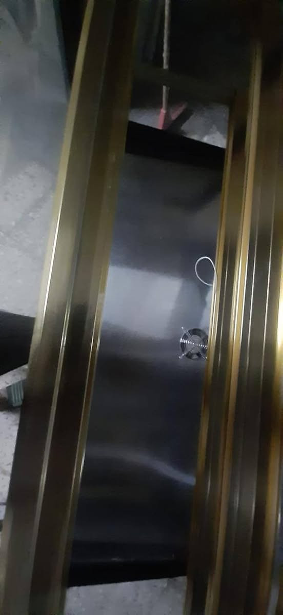 عارضة حرارية العدد 2 للبيع للاستفسار
***********
