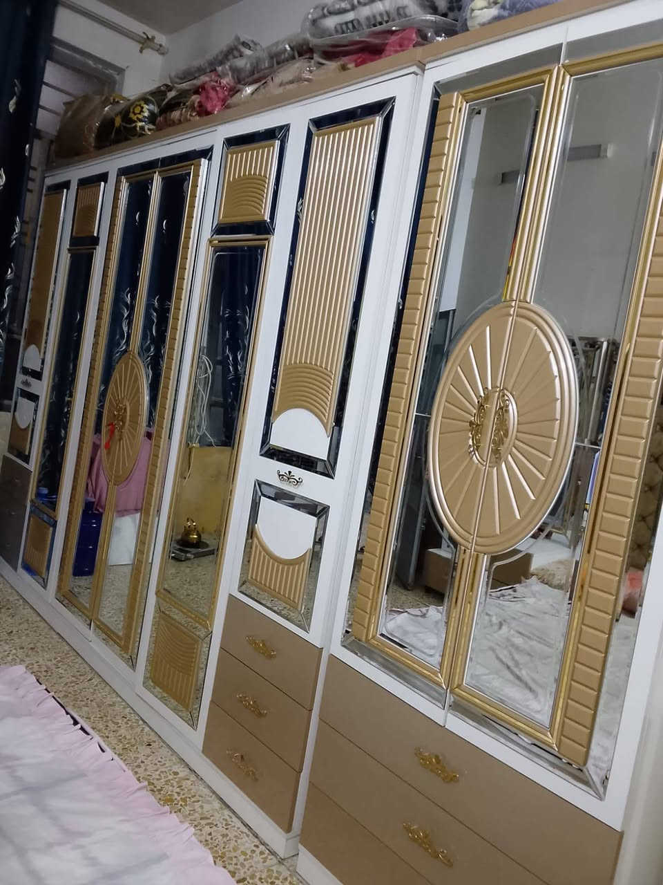 اسلام عليكم. غرفه تركيه مستعمله جديده الله شاهد كامل ملحقات مابيها اي نقص سعر ب مليون و600 وبيهل مجال العنوان بغداد سبع قصور الستفسار رقم الهاتف 
***********
