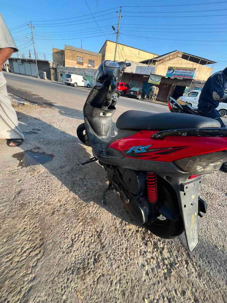 سلام عليكم دراجه عدلا لبيع دراجه ختم واحد جديده مافتوحه سعر 650 بيه مجال مكاني البصره 5ميل رقم ***********
