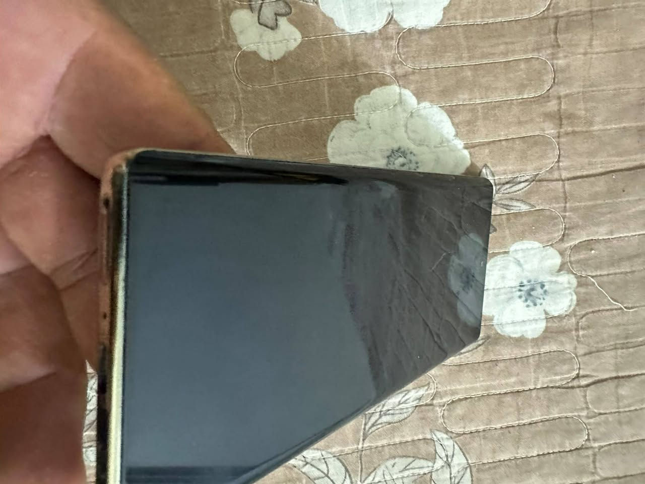 NOTE 40 Proجهاز لوك بس يحتاح تبدل ضهره ذاكره 256 رام 8 شاشه منحنيه شراي خابر ***********

