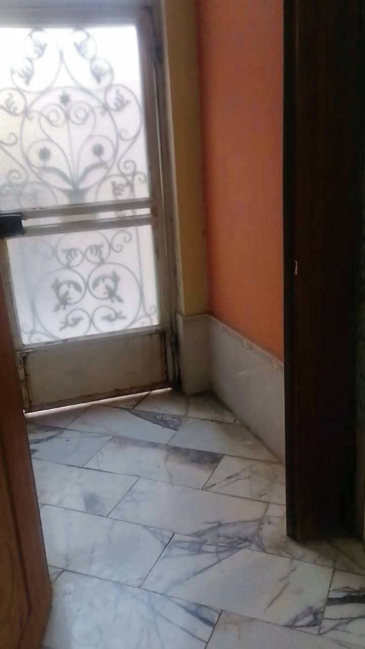 دار سكن طابو صرف للبيع ومراوس 
المساحة ٢١٠ متر
البناء نضيف عالي عن الشارع
استقبال
مطبخ
صالة
غرف نوم عدد ٢
صحيات داخلية وخارجية
طرمة
البناء نظيف جدا ومناسب
السعر ١١٠ مليون مع مجال
الموقع الديوانية حي العسكري قرب شارع ٦٠ اول فرع من تدخل على شارع ٣٠ قريب جدا
للاستفسار أكثر مراجعة مكتبنا التوكل للعقار الكائن في حي العسكري شارع ٣٠ او الاتصال والمراسلة على الواتساب على الرقم ***********
