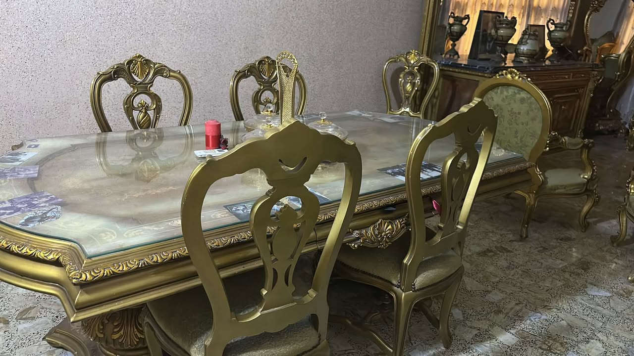 السلام عليكم ورحمة الله ♥

اثاث مرتب ونظيف للبيع 🌹
الميز. 550.    والقنفات.  والطبلات 200وبيهن مجال للشراي المكان المنصور بغداد 

📏 
#للبيع_بالعراق
#عروض_بغداد
#بيع_وشراء_عراق
الاستفسار واتساب  ***********
