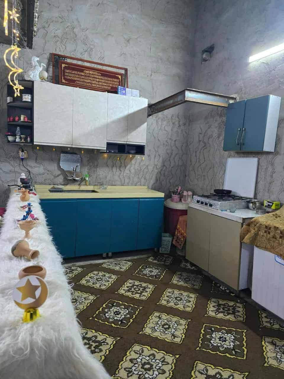 بيت للبيع ويرهم للإيجار 
البراكيه بالفرع مقابيل جوهره العرب السائدين
مساحه ١٠٠ متر يتكون من غرفه وصاله وصحيات ارتفاع عن الشارع أربع بايات
الاستفسار *********** واتساب فقط

