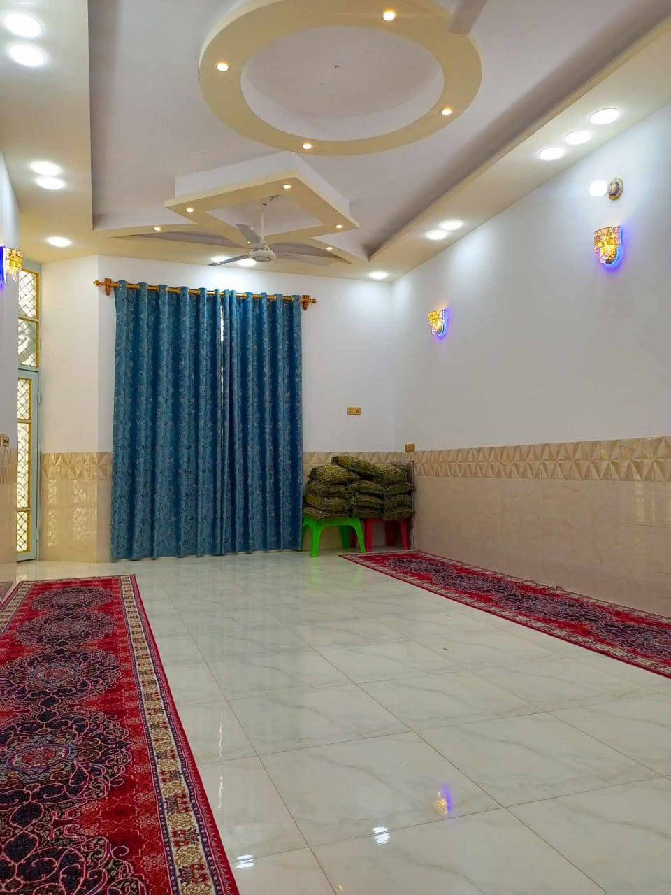 بيت في حي النداء 200متر شارع 20منطقة 50الف ورا مول بغداد جميع الخدمات يمه مدارس ابتدائي ومتوسط وعدادي السعر 210مليون وبي مجال التواصل على رقم ***********
