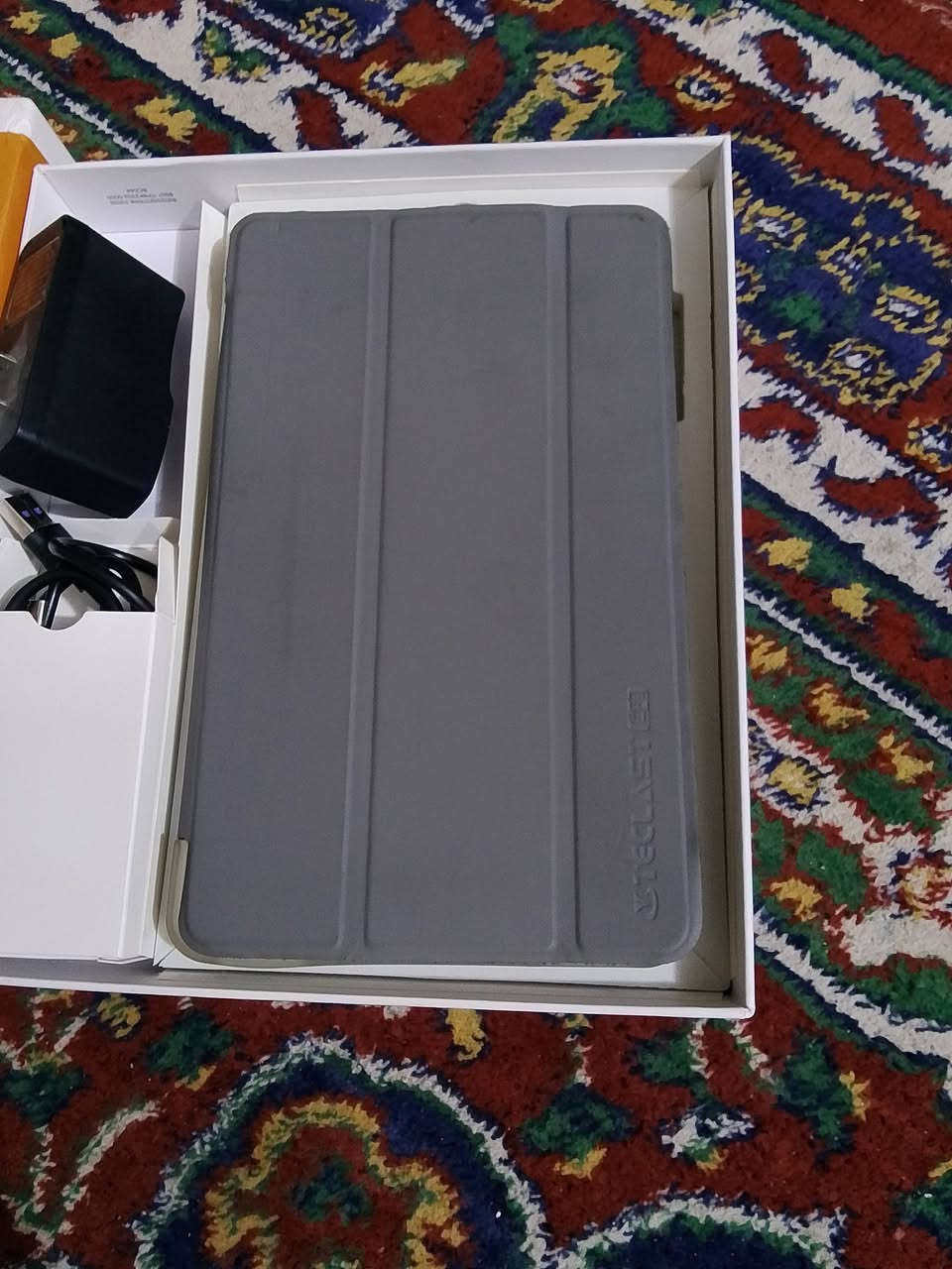 السلام عليكم تابلت نظيف جدا نوع تي كلاست اصلي  حجم الشاشه 8 ذاكره 64 الداخليه 4 كيكا اندرويد 14 ينزل جميع الالعاب سريع جدا وياه كامل اغراضه  السعر 50 قغل بغداد مدينة الصدر *********** واتساب موجود
