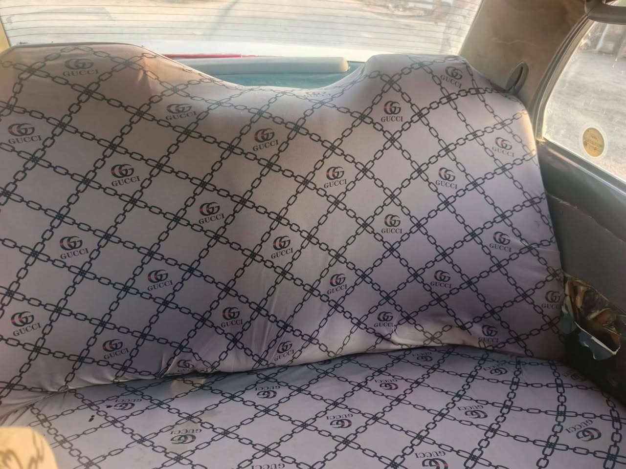 السلام عليكم
أرنب كصيف 92 مكينه كير اكسن  كفاله
سنويه بسمي رقم انبار  مشروع وطني تحويل ثاني يوم
بيها مدكر عوزه بس صبغ
دشبول جديد
مكينتها 3000
ارقامي
السعر 💲 55
***********  /***********
 مكان السياره سوق الشيوخ
