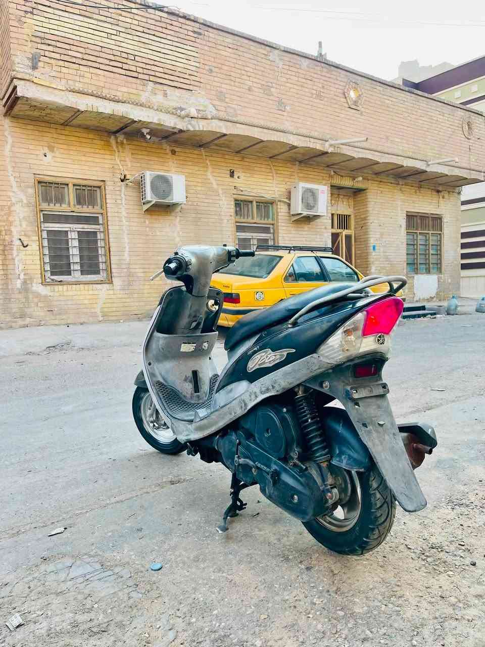 دراجه ماكس قجمه كفاله المكينه ما مفتوحه دراجه كامله مكمله اخت الرمبه كلشي ما ناقصها كهربائيات كلها شغاله من الطول للطول قفال ستيرن قفال صندوك كلشي شغال ما ناقصها برغي كلها كفاله ومختمه ما بيها شغله تجاري سعرها625 مكاني البصره القديمه رقمي ***********
