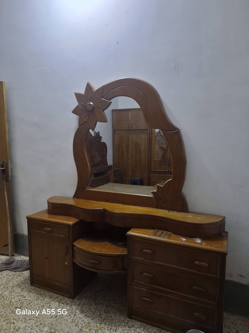 غرفه نوم للبيع صاج داخل وخارج تسكام مابيه اي ضرر عنوان بابل سده الهنديه ***********

نص مكتوب في الصور:
- Galaxy A55 5G