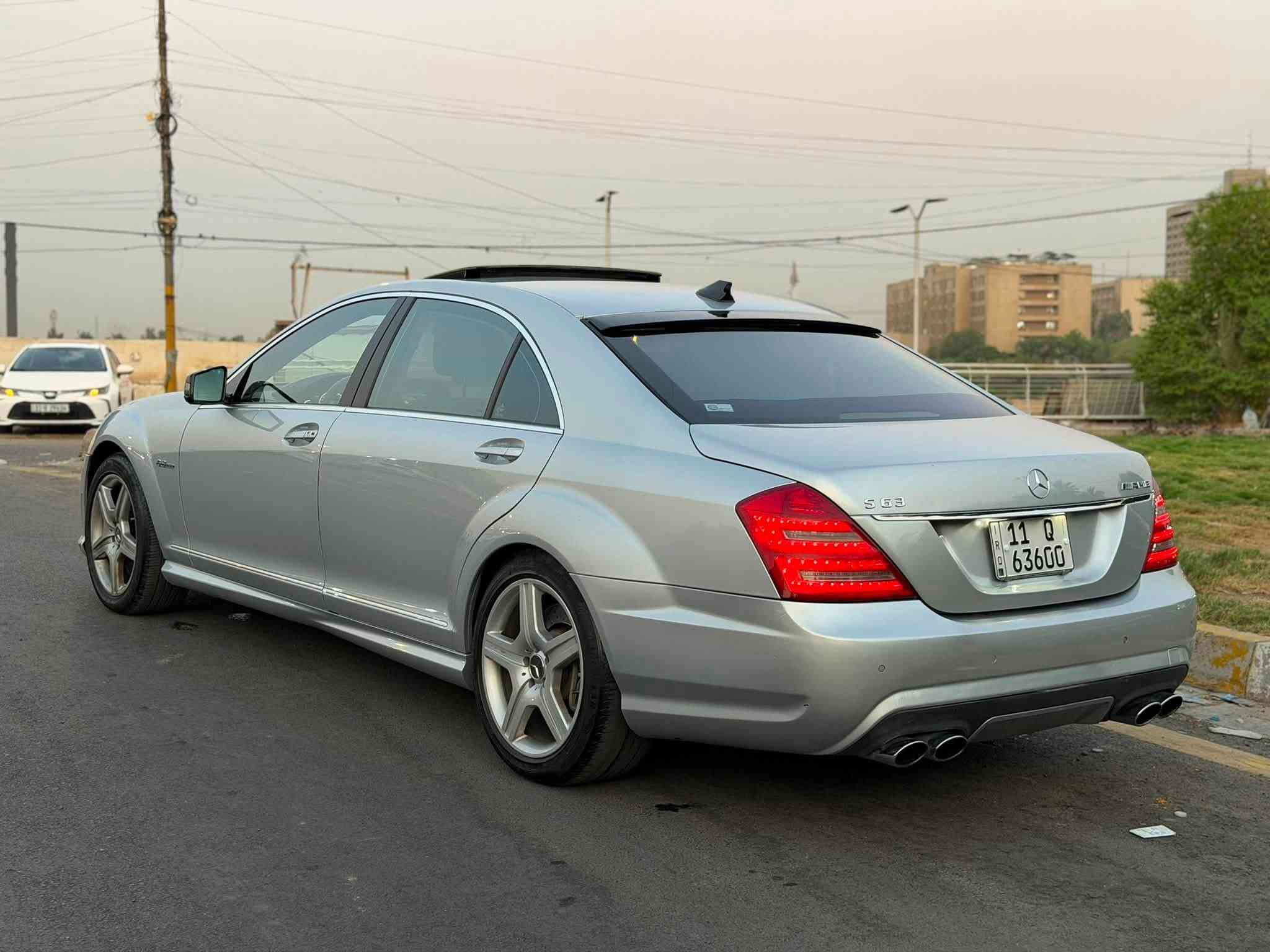 للبيع فقط W221. S63. 2010 AMG أصل
للبيع فقط اعتذر من المراوس. 
كفاله عامه فتح صبغ تعديل حتى دعاميات 
محرك الاصلي  6.3 تنقس طبيعي 
سياره أصل  AMG وبوضع الوكاله ماشيه 150 الف حقيقي فول الفول للاخير 
سلايد. شفتات. ستيرن.  نظام ترحيب دخول ذكي. 5 بردات. ابواب وصندوك ومري شفط. صندوك كهرباء. كشنات حضن وكهرباء وتبريد وتدفئه. ومساج. وهزاز. داخل 7 الوان حسب الطلب. داخل جلد طبيعي دشبول وبطاين وديكورات. تنته كنتاره بلاديه.  لايت داينمك زنون متحرك.  حساسات امامي خلفي. وتوقف ذاتي وتحديد مسار. ناظور ليلي.  
كروز سرعه.  حساس مطر.  مري عاكسه 
جام بلورايز بلادي متغير حسب ضوء 
دركه عظم حرف D اصليه سستم كروز رياضي اصلي AMG وعليه برمجه طلقات وفتح سرعه 
باقي تفاصيله هواي ومعروفه سياره مميزه ومن نوادر 
سياره جديده وجاهزه وعليه ادامه كامله 

سياره رقمه بغداد باسمنا ورقم مميز ع حجم السياره وتحويله مباشر.  
ومكانه بغداد الكرخ والسعر 200 يعنى  
اي استفسار فقط الاتصال ***********
