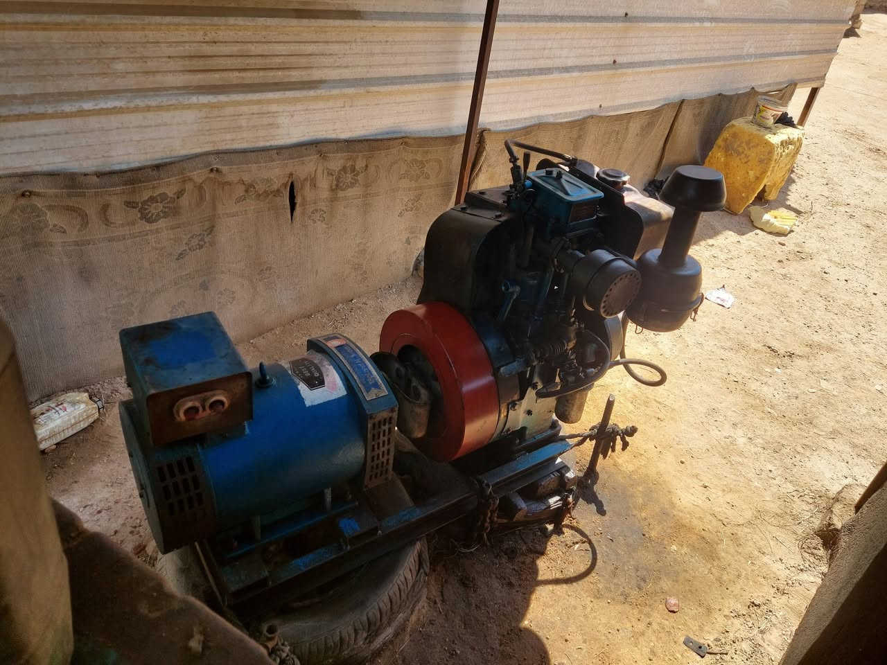 مولده ماطور هندي ابو 10 حصان شركت اماجد وراس توليد 7ونص كيفي يعني 40 انبير مولده جديده ومامفتوحه عله وضع الشركه وما طابه تصليح السعر بمليون العنوان السماوه ناحيت الهلال ***********
