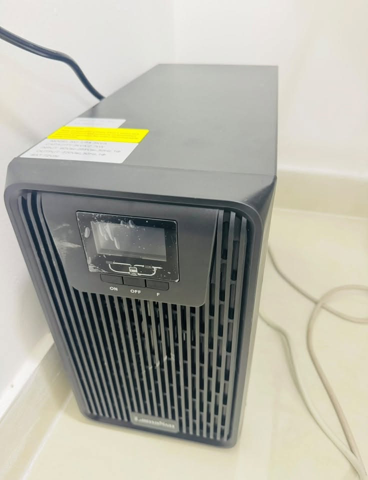 للبيع UPS ماركة Lansun سعة 3KV اونلاين 
، الجهاز شبه جديد استخدام يومين فقط وبطارياته بحالة الوكالة
للبيع بسعر 400 الف 
واتساب ***********
