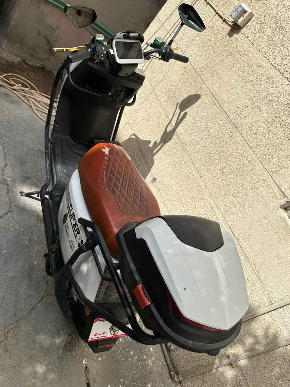 دراجة شحن Soper Gt8 ست بطاريات اربع نمر تمشي سرعة 90 دراجه تخبل مال مسافات بعيده بس بيه ٣ بطاريات يرادلهن تبديل مكاني بغداد تفاصيل خاص او ع رقم ***********
