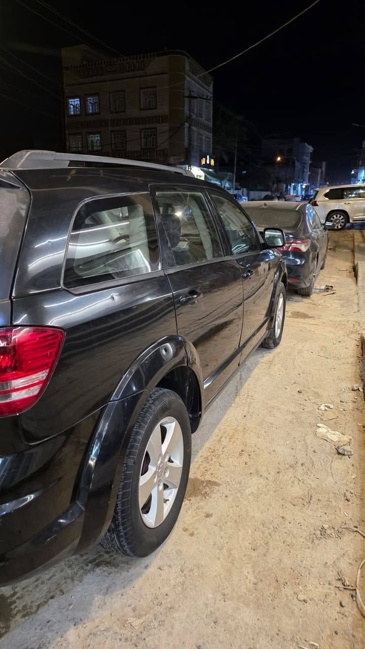 دوج جورني موديل 2009 مكفولة سبعة راكب  ثلاث قطع تبريد  جاهزه تبريد حدادية مكينة 3500 سعرها 80 وبي مجال بسيط للاستفسار ***********

