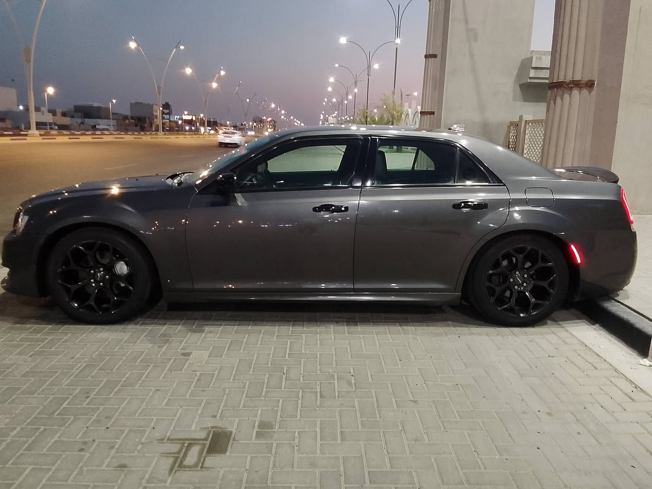 كرايسلر 2016 اصل S
اللون رصاصي صدر الحمام  
وارد كندي داخلة تقرير حالوب وامطار . بس
كلش بسيط الحالوب حتى ممبين . بدون غرق
مامشتغلة خط استعمال شخصي  
مكينة 5,700 هيمي 8 سلندر تو ويل 
بالـعراق أنطخ باب الصدر العبري ونصبغ فقط
 وهسه رجع انطخ 😁 بعدني ممسوي
السيارة بلاد ناصية حتى بصور التقرير 
رقم بصرة الجديد بأسمي
هزه وفحص وسنويه كله جديد 
ماشية 100 mi 
اديرلهه دهن فقط امزويل . 
فول مواصفات بدون بنوراما 
فـئة S  غنية عن التعريف
تحكم ستيرن جهتين
شفتات بالستيرن
شاشة كبيرة + تحكم بالمودات من خلالها . 
الكشنات اسود حفر حرف S بلاد جديد   
تشغيل عن بعد 
كامرة خلفية + داش كام امامي خلفي
سيستم صوت الباين 
 ويل حجم 20  + زوج تاير جديد  وزوج نص عمر
واذا انتة تشتغل ع الخط . اخذ الويل كب البيهه وانطيك ويل كب بوليسي وتخم تاير جديد . 
منظومة زينون LED عالي 
كروز مثبت سرعة  
مكينة وگير وأكسل كلة على وضع الشركة وشرط الفحص 
ــــــــــــــــ
185 ورقة بيها مجال حك الجيه 
للعلم السيارة تحتاج بوليش احس لمعتهه مو قوية
اخوتي فقط ملاحظتين . 
(1) بيع بيع فقط . بدون مراوس 
(2)السوگ كلشي بي حتة ب شدة . 
اذا عجبك السعر على راسي 
واذا ما عجبك اعبرهه جنك ماشفتهه
من فدوة لطولك .
185 ورقة بيها مجال حك الجيه 
للعلم السيارة تحتاج بوليش احس لمعتهه مو قوية
البصره (حي المهندسين)
رقمي ***********
