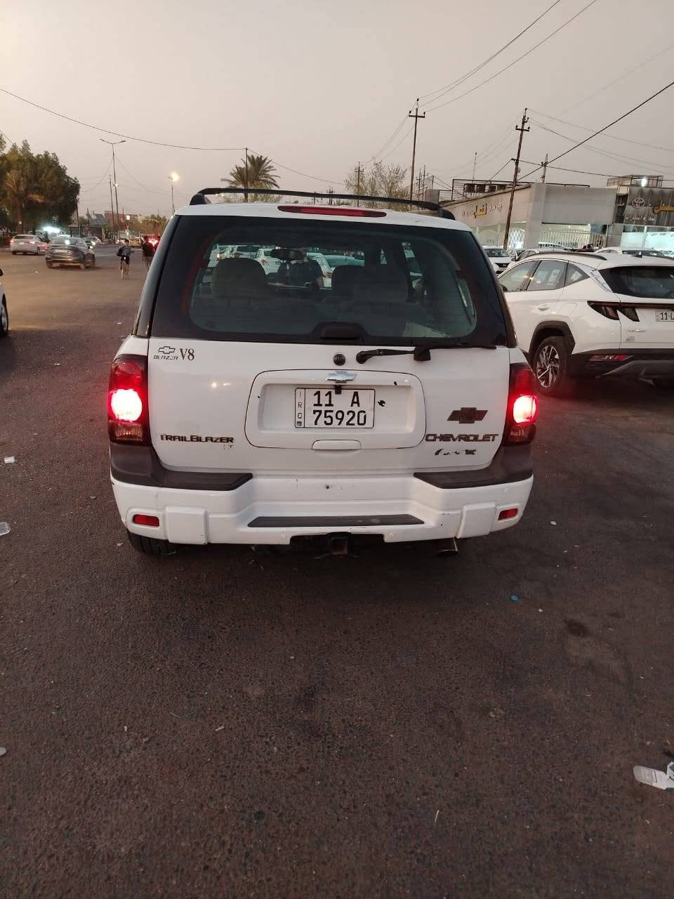 ياالله السلام عليكم
 بلايزر للبيع موديل ٢٠٠٧ LTZ رقم بغداد بأسمي تحويل ثاني يوم محرك ٨ سلندر ٥٣٠٠  تبريد منضومه جديده ثلج صدر جديد قبل سبوع شديته نفض خلفي امامي تايرات تخم حتا السبير نضيف   السياره مال جناي. محرك كير مكفولات.بيها طخه بل جاملغ بصف الصايق مثل ما موضع بل صوره   السعر105 مال بيع  مكاني بغداد  الاتصال ع الرقم )(***********) بي واتساب اتصل وتدلل
