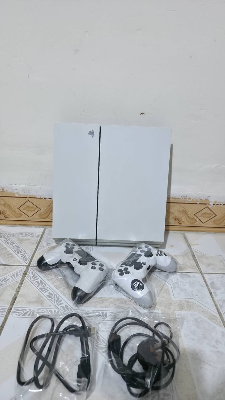 بلي فور ابيض باندل مهكر نظام11مامفتوح لوك ستيكر حيل حيل نظيف بعده جديد يحتوي على 10العاب قويه ويحتوي على 2 جوستك وغراضه كله بلادي شرط الفحص والضمان السعر 250وبي مجال للطيبين توصيل جميع المحافظات متوفر ***********
