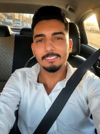 الشاب  زياد فراس  يقدم  خدمة تكسي  من  الأعظمية الى مطار بغداد   الأعل...
