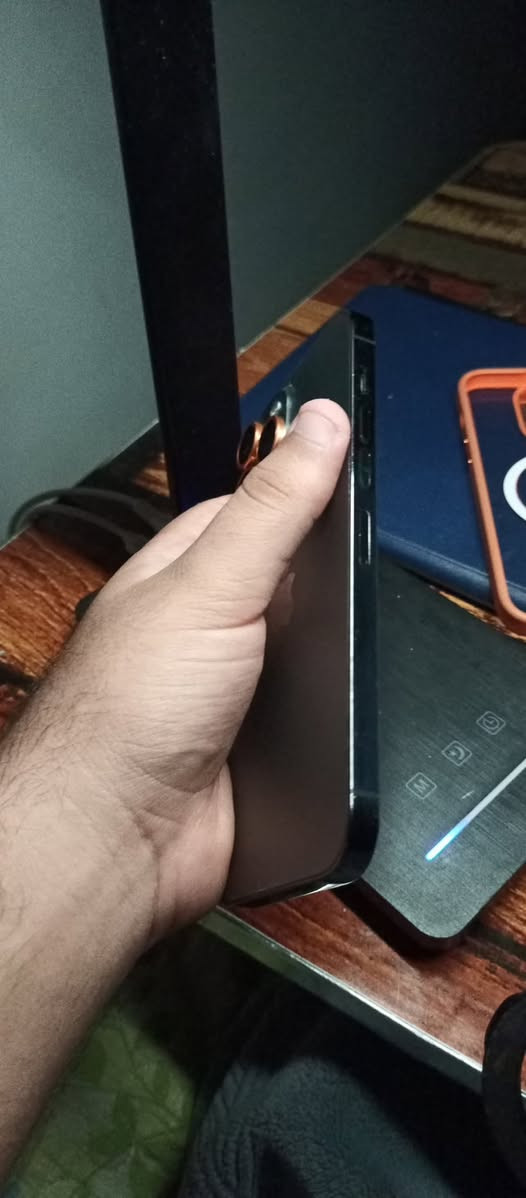 ايفون ١٣ برو ماكس • ٢٥٦ • ضهر مستبدل