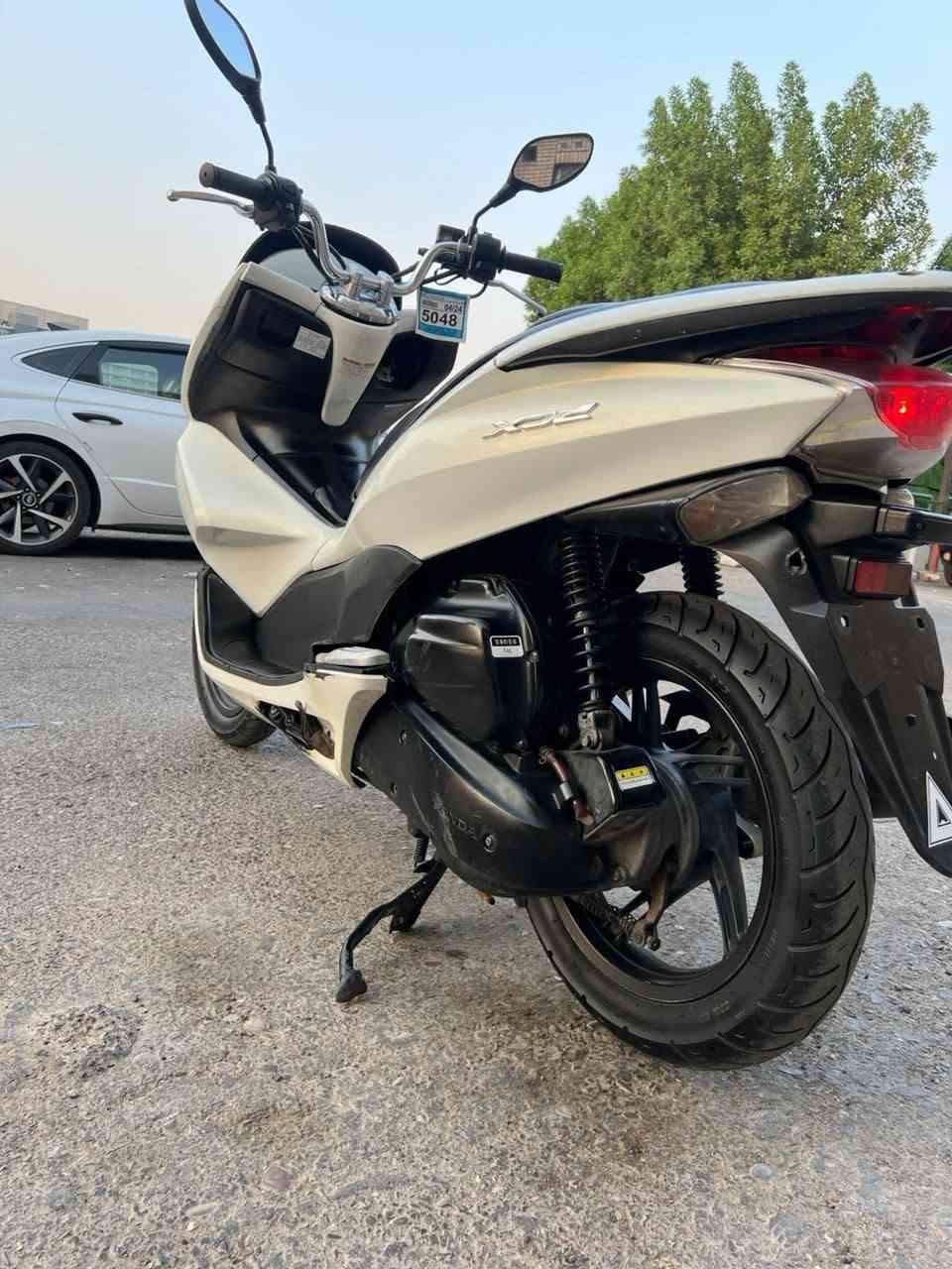 السلام عليكم للبيع دراجه pcxجيل الاول ياباني  دراجة (ماشيه 4000الاف حبيبي ) ماخذها رمبه الدراجه وأعلى ايدي ياباني الاصلي دراجه جديده مال جناي وعلئ ايدي 
ياباني الاصلي دراجه كامله أستان كهربائي حساس ازدحام سويجات دراجه جديده الدراجه  احلا من الصور مال جناي المكان بغدادالكرخ دراجة مكفوله اي نقص مابيه السعر1450
وبيها مجال بسيط استفسار***********
