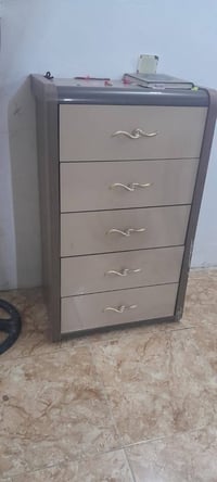غرفة • للبيع