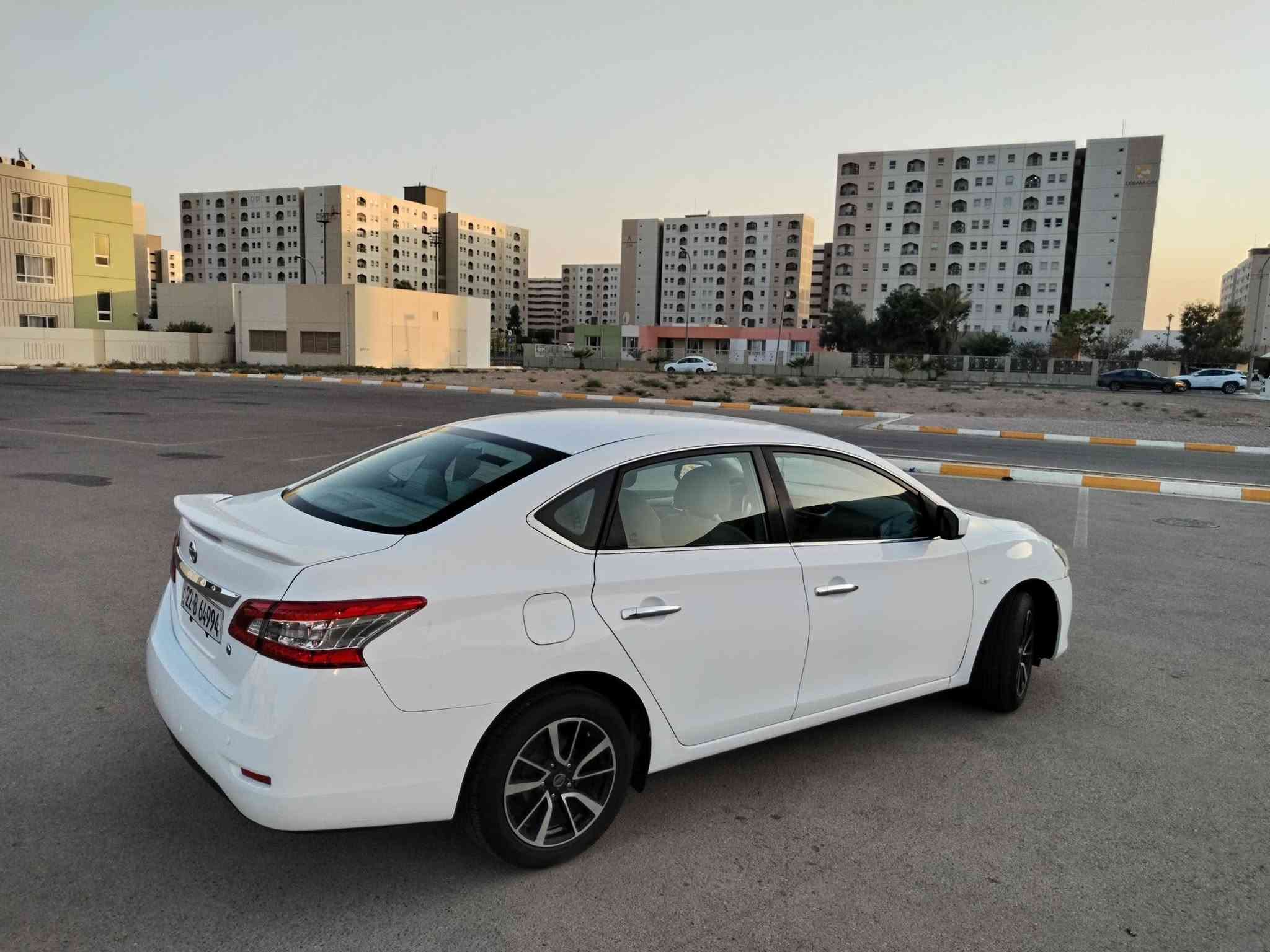 سلام عليكم للبيع نيسان سنترا موديل  2020 خليجي ياباني مو صيني ماشيه 133الف رقم اربيل بأسمي سنويه سياره جديده مكفوله من كولشي عدا مكانين كارت صغار فقط كير مكينه تبريد حداديه مكفولات 
مكان سياره بغداد مجمع بسمايه وسعر خاص (***********)
