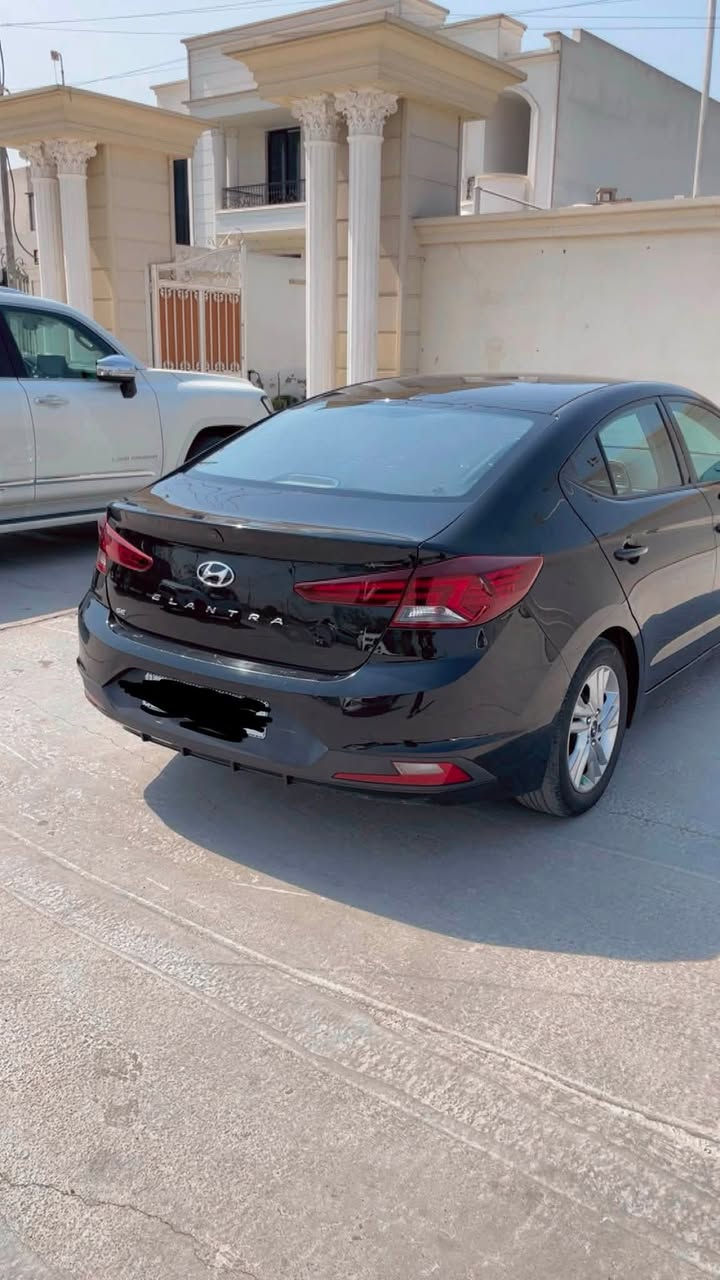 السلام عليكم للبيع النترا موديل 2020 امريكي رقم بغداد ماشيه 97 الف السياره جديده ومابيهه اي نقص بيهه مبدله قطعه وحده فقط بنيد ومبدل بلادي وبيهه مكان صغير بارد وباقي السياره مكفوله كفاله من كير من محرك من صدر رقم بغداد باسمي تحويل ثاني يوم مكاني بغداد حي الجهاد السعر 12 الف دولار وبيهه مجال بسيط الاستفسار على الرقم ***********
