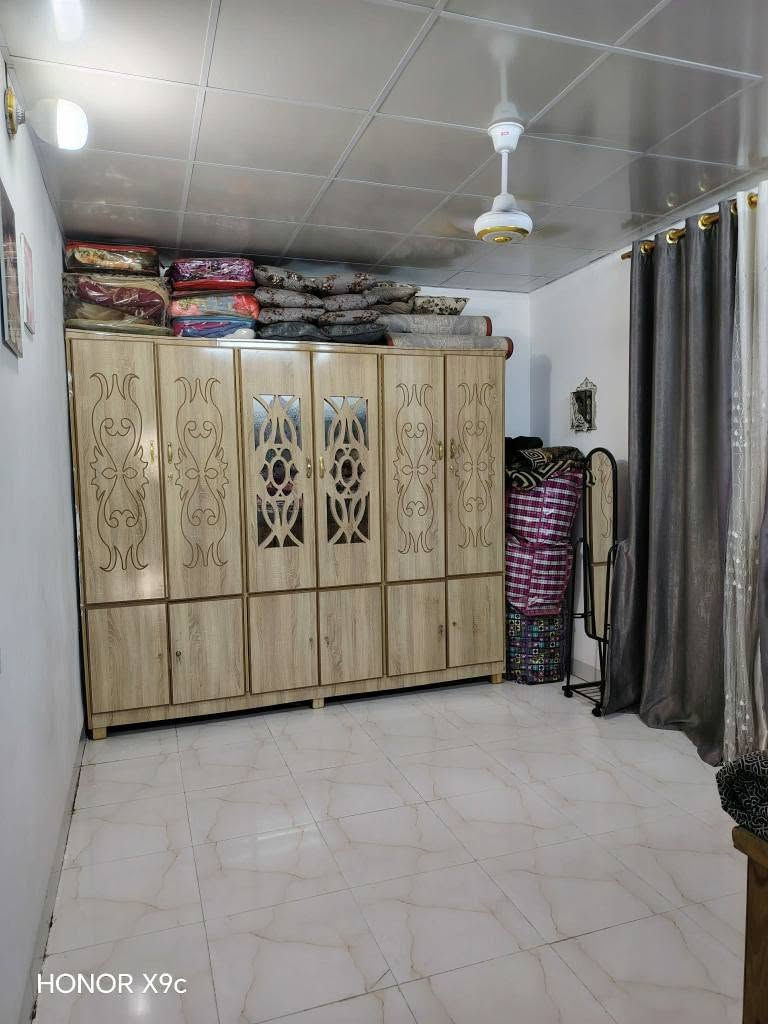 السلام عليكم بيت للبيع 100متر زراعي منطقة 16اب فرع مقابل مجمع لولوة فول سيراميك وسقف ثانوي السعر 30مليون وبي مجال للشراي اكيد كركوك, العراق

نص مكتوب في الصور:
- HONOR X9c