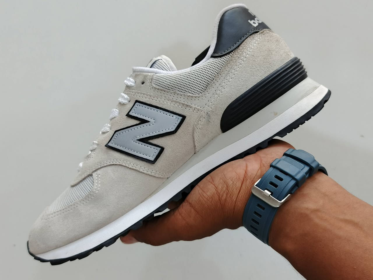 ▪️ نيو بالنص اصلي اورجنال
▪️قياس 42---26.5.cm طول القدم 
▪️ نسبة نظافة ١٠٠٪ ✅🔥
👟 طبي وزن خفيف مريح القدم 
☎ واتساب ***********☎
🚗 توصيل كافة محافظات العراق 🚗 # #
