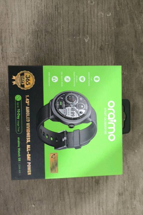 اسم الساعة: Oraimo Watch 5R (موديل OSW-820).
نوع الشاشة: شاشة AMOLED دائرية مقاس 1.43 بوصة.
عمر البطارية: يصل إلى 10 أيام من الاستخدام.
المميزات الأساسية: تدعم الاتصال اللاسلكي عالي الدقة (Wireless HD Calling)، مقاومة للماء بمعيار IP68، وتحتوي على أكثر من 100 نمط رياضي ومراقبة الصحة على مدار 24 ساعة.
الحالة: مستعملة ليوم واحد فقط، وبحالة الوكالة تمامًا مع الكرتونة وكافة الملحقات الأصلية.