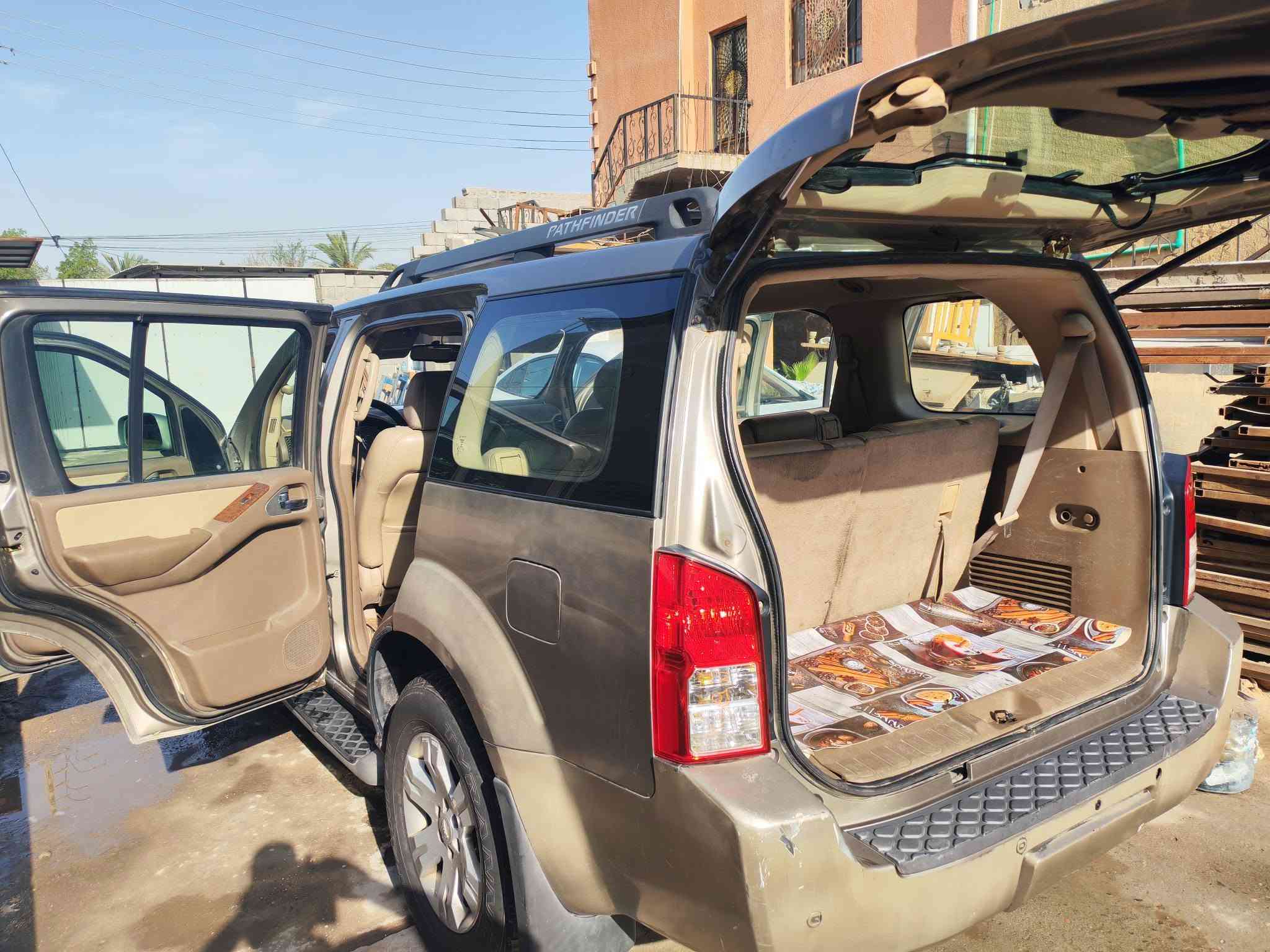 نيسان بافندر جاهزة من كل شي محرك وكير واكسل وتخم تاير وباتري وتبريد وباسمي رقم بصرة للاستفسار , *********** سعرها87
