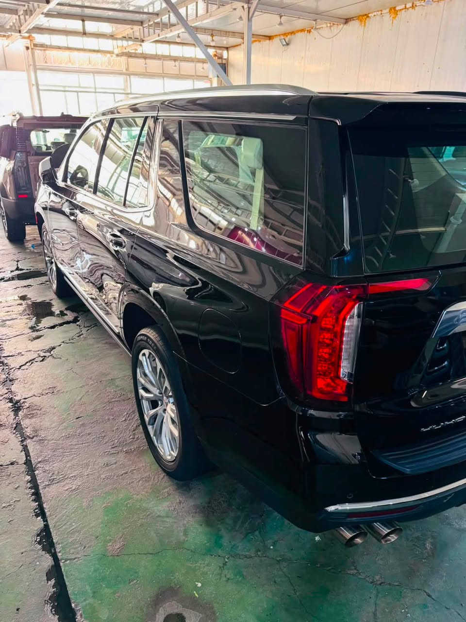 جي ام سي دنلي vip
موديل 2024
مكينة 6200
وكالة المنصور 
السيارة على ايد شخص واحد بحالة الوكالة
فول مواصفات
ماشيه ٦٠ الف
مكان السياره بغداد
السعر 540$ وبي مجال قليل للشراي
***********
