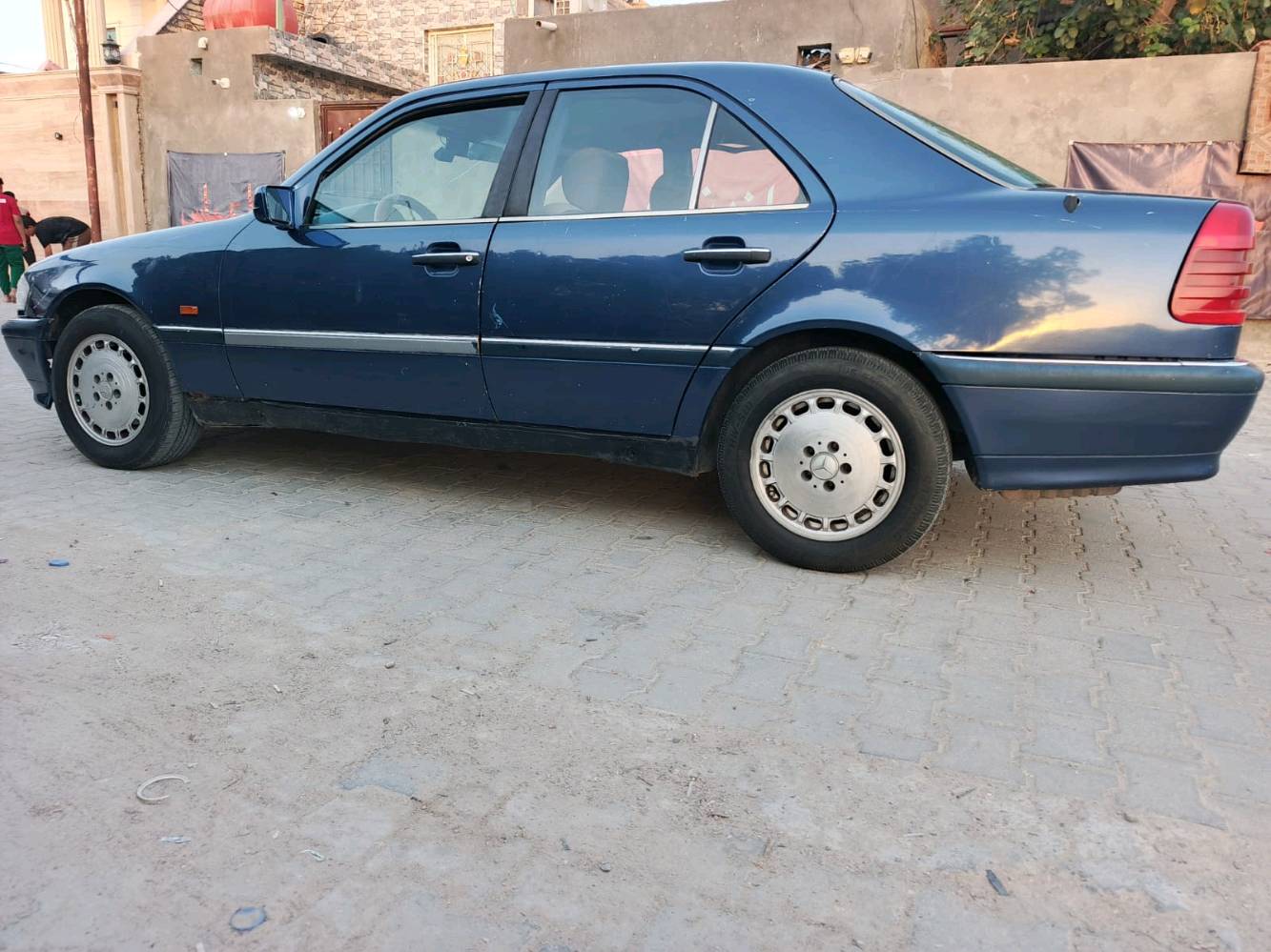 مارسدس سي موديل 1994 
مكينه 6 سلندر خراطيم 
كهربائيات شغاله
تبريد  كل منضومته جديده 
تخم تاير جديد 
راديتر واتربم ولف حماوه كله جديد   
كشنات كهرباء 
قواعد دبلات جديده بلاد
مصبوغه عام
داش كام تصوير امامي خلفي 
بأسمي رقم بغداد انكليزي  

سعر ٥٥ ورقه

حداديه يرادله ترتيب فقط 
هاي كل تفاصيله 
 كدامك 

المكان السماوه قضاء الرميثة 
***********