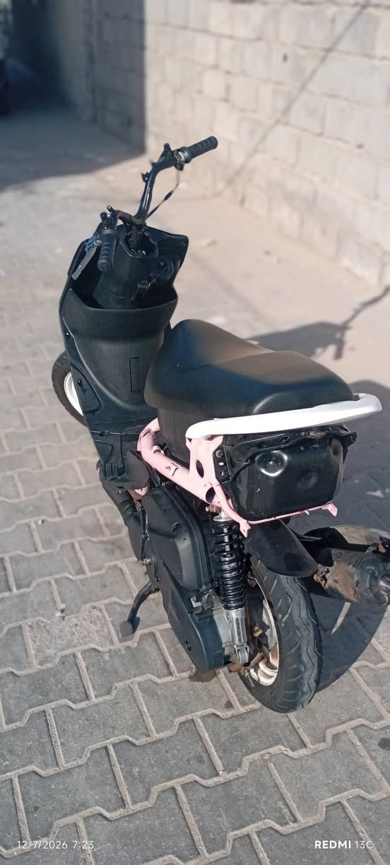 ماكس • مكينة مزودة • علق