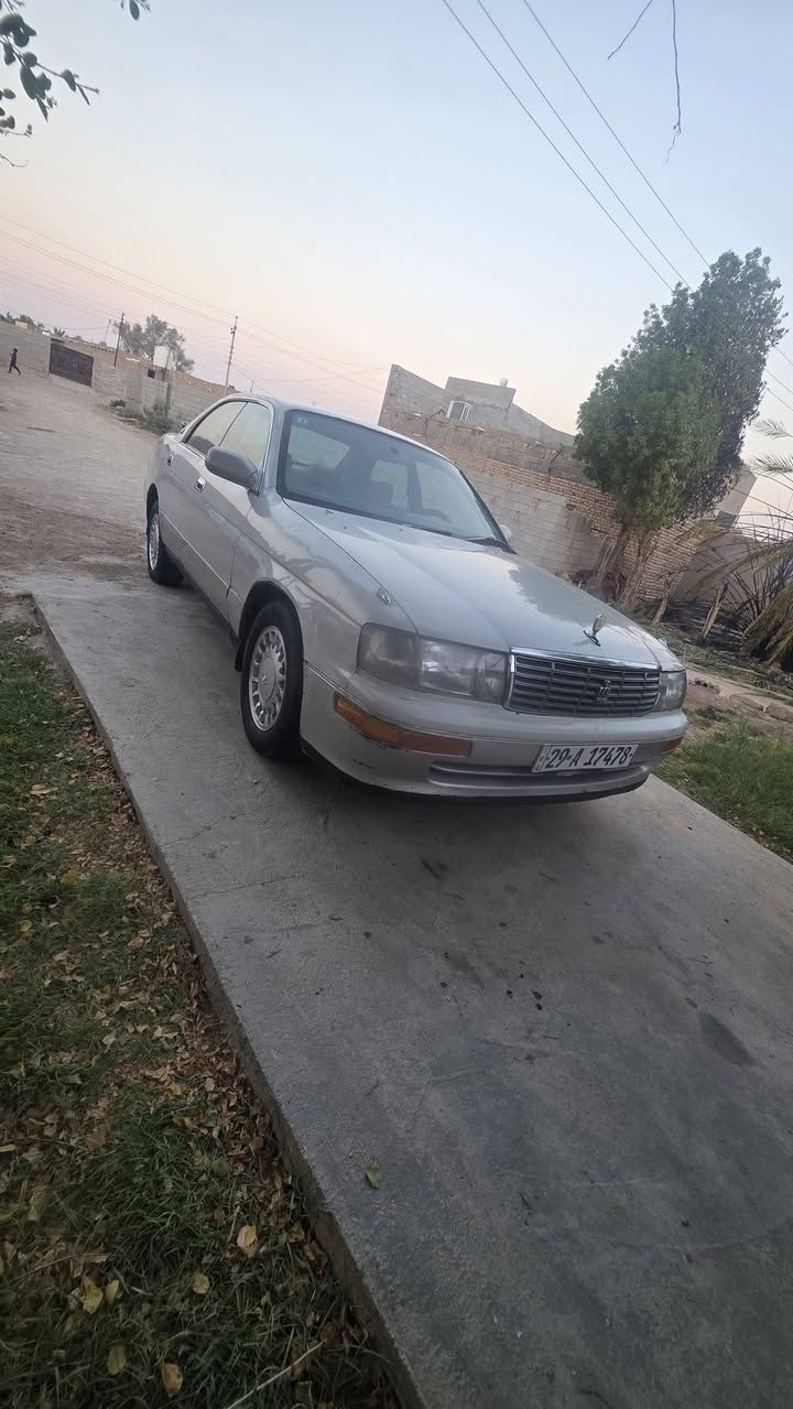 سياره بطه لؤلوي موديل ٩٣ واسط سنويه جديدة تحويل مباشر جام اخضر دواخل ازرق مكينه وكير جدد حدادية جديدة مكفول من الضربة والعيب الشرعي نقصها تبريد فقط غاز السعر ٥٠ وبيها مجال العنوان واسط / الموفقيه رقم ***********
