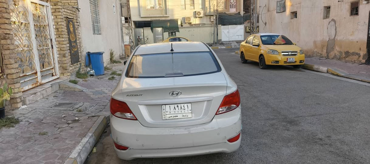 اكسنت ٢٠١٦خليجي
مكينه ١٤٠٠
كير عاطل بيه كير عاطل يعني متمشي
مكينه مكفوله
صدر خلفي أمامي جديد تيرات جداد
بيه طخه بجملغ الخلفي اصبعين ممصلحن وبالباب هم ما صلح وتكد تركز بصور وشوفهن بس
ماكني واسط كوت مركز المدينه
السعر ٦٣ وبيه مجال 
***********
