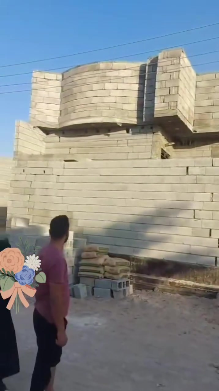 #بيت للبيع بناء جديد العنوان الزبير حي الشيوخ السناتر المساحة ٢٠٠متر زراعي رقم الهاتف ***********
